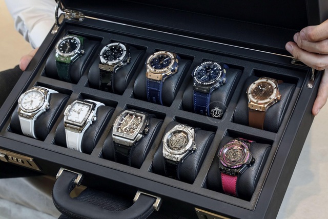Vì sao khách hàng nên mua đồng hồ tại Boss Luxury - 3 Vì sao khách hàng nên mua đồng hồ tại Boss Luxury - 3