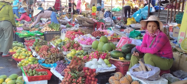 Bánh ú tro, vải thiều đắt hàng dịp Tết Đoan Ngọ ở Hội An - 1 Bánh ú tro, vải thiều đắt hàng dịp Tết Đoan Ngọ ở Hội An - 1