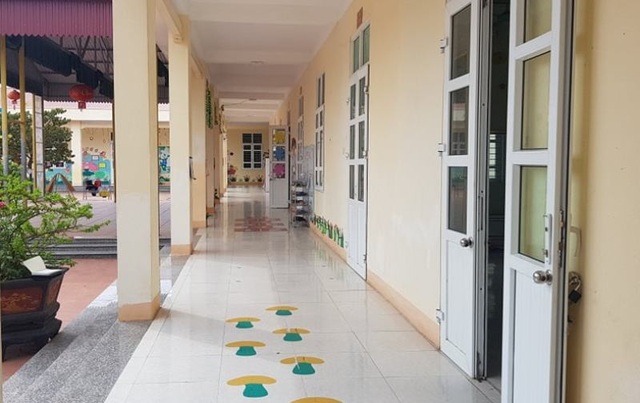 Mảng vữa trần lớp học rơi khiến 5 trẻ mầm non bị thương - 3 Mảng vữa trần lớp học rơi khiến 5 trẻ mầm non bị thương - 3