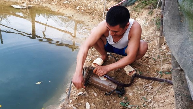 Nắng nóng kéo dài người dân miền núi lâm vào cảnh khát nước sinh hoạt - 7 Nắng nóng kéo dài người dân miền núi lâm vào cảnh khát nước sinh hoạt - 7