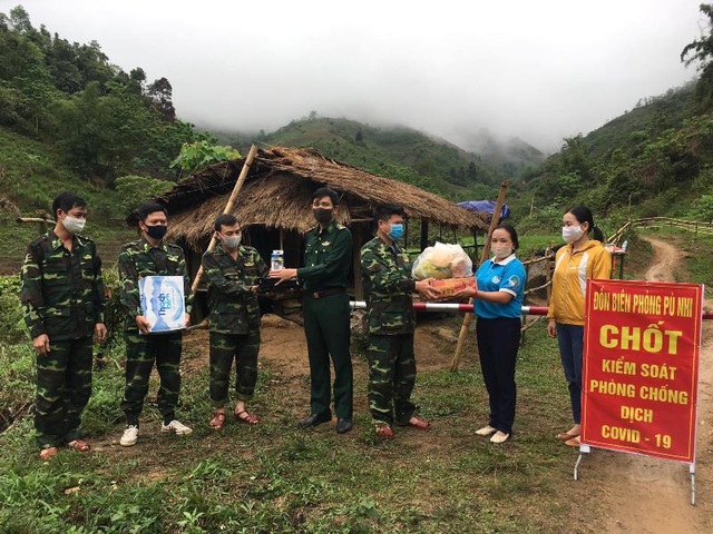 Những người lính ngày đêm phòng, chống dịch Covid-19 nơi biên giới - 8