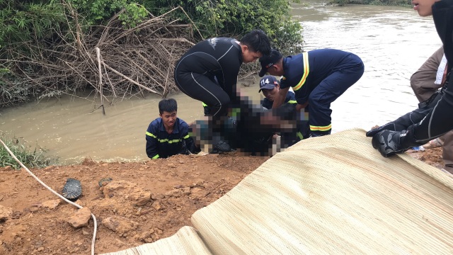 Đi giăng lưới sau chầu nhậu, người đàn ông bị nước cuốn tử vong - 1 Đi giăng lưới sau chầu nhậu, người đàn ông bị nước cuốn tử vong - 1