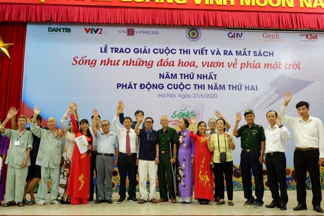 Bài thơ nghìn like đạt giải nhất cuộc thi viết về bệnh nhân ung thư - 1 Bài thơ nghìn like đạt giải nhất cuộc thi viết về bệnh nhân ung thư - 1