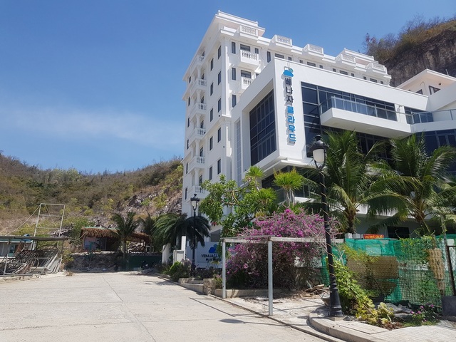 Loạt biệt thự “bát nháo”, xây vượt tầng ở Nha Trang - 5 Loạt biệt thự “bát nháo”, xây vượt tầng ở Nha Trang - 5