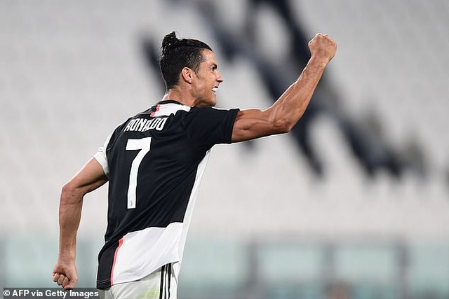C.Ronaldo rực sáng, Juventus đại thắng 4-0 - 1