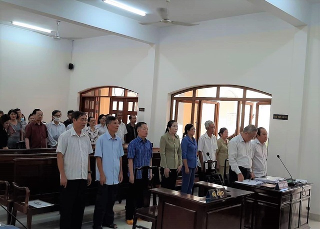 Tạm dừng xét xử vụ tham ô 79 tỷ đồng ở Công ty xổ số Đồng Nai - 2 Tạm dừng xét xử vụ tham ô 79 tỷ đồng ở Công ty xổ số Đồng Nai - 2