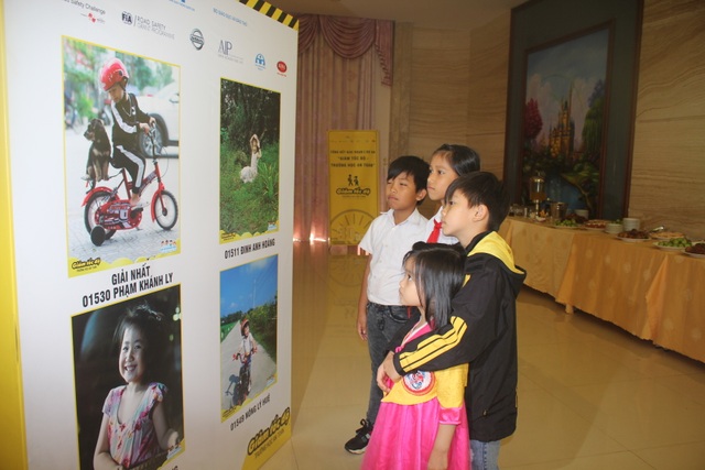 Ký kết giai đoạn II dự án “Giảm tốc độ - trường học an toàn” - 2 Ký kết giai đoạn II dự án “Giảm tốc độ - trường học an toàn” - 2