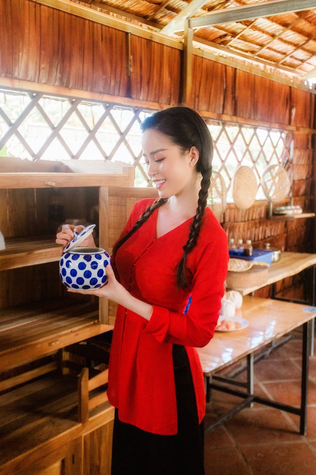 Hoa khôi Vũ Thanh Tú mộc mạc với áo bà ba nơi thôn dã - 8 Hoa khôi Vũ Thanh Tú mộc mạc với áo bà ba nơi thôn dã - 8