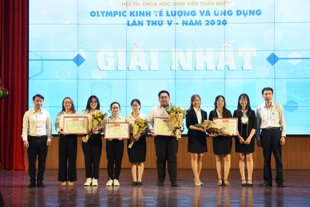 Lộ diện SV đoạt giải đặc biệt hội thi “Olympic kinh tế lượng và ứng dụng” - 2 Lộ diện SV đoạt giải đặc biệt hội thi “Olympic kinh tế lượng và ứng dụng” - 2