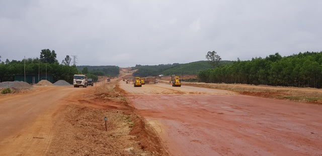 Giải phóng điểm nghẽn mặt bằng cao tốc Bắc - Nam tại Quảng Trị - 3 Giải phóng điểm nghẽn mặt bằng cao tốc Bắc - Nam tại Quảng Trị - 3