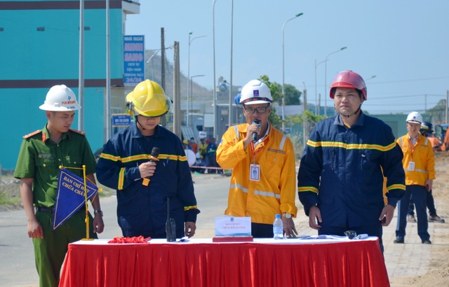 KĐN tổ chức thành công diễn tập PCCC trên hành lang tuyến ống dẫn khí Bạch Hổ - 1 KĐN tổ chức thành công diễn tập PCCC trên hành lang tuyến ống dẫn khí Bạch Hổ - 1