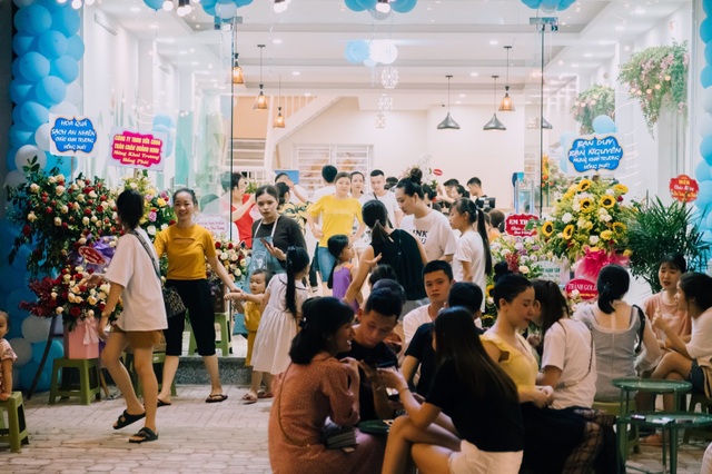Câu chuyện về một mô hình kinh doanh nhượng quyền: Chỉ là bắt trends hay bước đi mở đầu? - 4 Câu chuyện về một mô hình kinh doanh nhượng quyền: Chỉ là bắt trends hay bước đi mở đầu? - 4