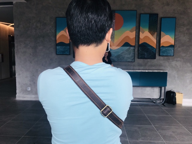 Hai lần đá bạn gái vì đi vệ sinh cũng đòi... chụp hình - 2 Hai lần đá bạn gái vì đi vệ sinh cũng đòi... chụp hình - 2