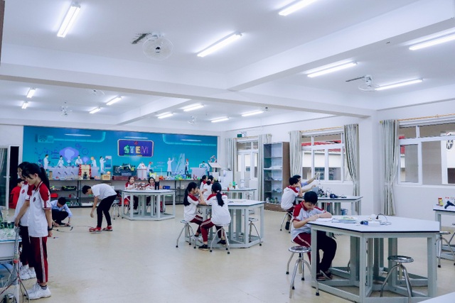 Đầu tư cho giáo dục STEM, học sinh Trường Hoàng Việt đạt giải thưởng Khoa học Kỹ thuật quốc gia - 3 Đầu tư cho giáo dục STEM, học sinh Trường Hoàng Việt đạt giải thưởng Khoa học Kỹ thuật quốc gia - 3