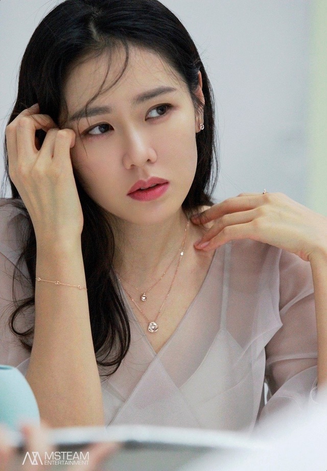 Khoảnh khắc quyến rũ của mỹ nhân mặt mộc” Son Ye Jin - 1 Khoảnh khắc quyến rũ của mỹ nhân mặt mộc” Son Ye Jin - 1