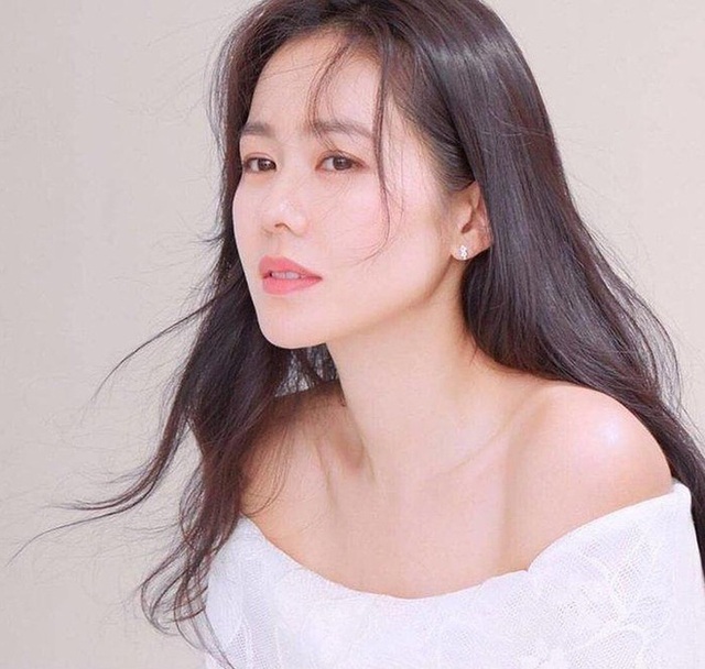Khoảnh khắc quyến rũ của mỹ nhân mặt mộc” Son Ye Jin - 15 Khoảnh khắc quyến rũ của mỹ nhân mặt mộc” Son Ye Jin - 15