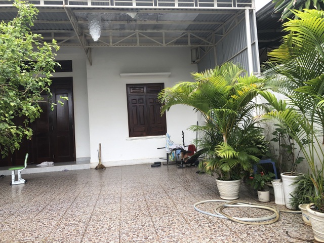 Nữ nhân viên ngân hàng vỡ nợ hơn 200 tỷ, đến cầu cứu công an bảo vệ - 1 Nữ nhân viên ngân hàng vỡ nợ hơn 200 tỷ, đến cầu cứu công an bảo vệ - 1