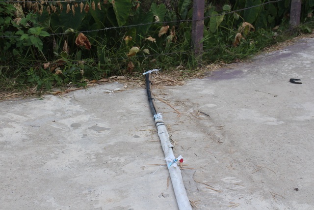 Nhà máy nước sạch bỏ không, dân mướt mồ hôi “cõng” nước bẩn về dùng - 2 Nhà máy nước sạch bỏ không, dân mướt mồ hôi “cõng” nước bẩn về dùng - 2