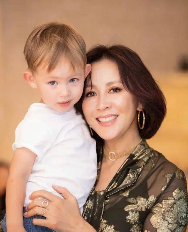 Nỗi tiếc nuối của mỹ nhân 54 tuổi - Lưu Gia Linh - 8 Nỗi tiếc nuối của mỹ nhân 54 tuổi - Lưu Gia Linh - 8