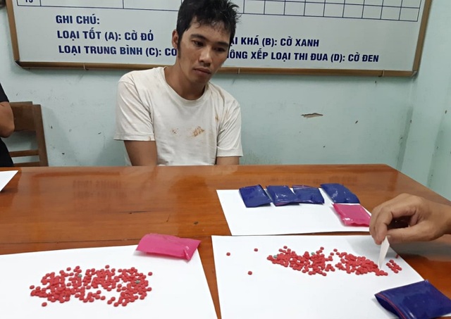 Nửa đêm, mật phục ở vành đai biên giới bắt đối tượng mua bán ma túy - 3 Nửa đêm, mật phục ở vành đai biên giới bắt đối tượng mua bán ma túy - 3