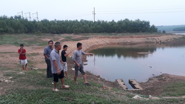 Cứu em nhỏ 2 tuổi bị rơi xuống ao, hai học sinh tử vong - 1 Cứu em nhỏ 2 tuổi bị rơi xuống ao, hai học sinh tử vong - 1