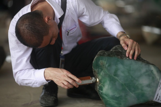 Sự thật về kinh đô ngọc bích, nơi tử thần rình rập - 2 Sự thật về kinh đô ngọc bích, nơi tử thần rình rập - 2