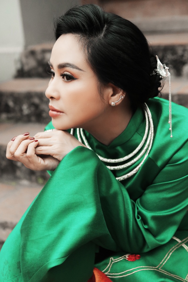 Thanh Lam hát “Màu Hoa Đỏ” tri ân bố mẹ - 9 Thanh Lam hát “Màu Hoa Đỏ” tri ân bố mẹ - 9