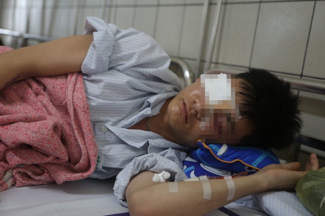 Người vi phạm bỏ chạy khi gặp CSGT: Tôi bị vụt, một mắt chưa nhìn được - 1 Người vi phạm bỏ chạy khi gặp CSGT: Tôi bị vụt, một mắt chưa nhìn được - 1