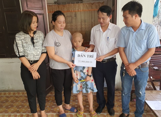 Bạn đọc ủng hộ gần 26 triệu đồng giúp bé gái chữa bệnh ung thư - 2 Bạn đọc ủng hộ gần 26 triệu đồng giúp bé gái chữa bệnh ung thư - 2