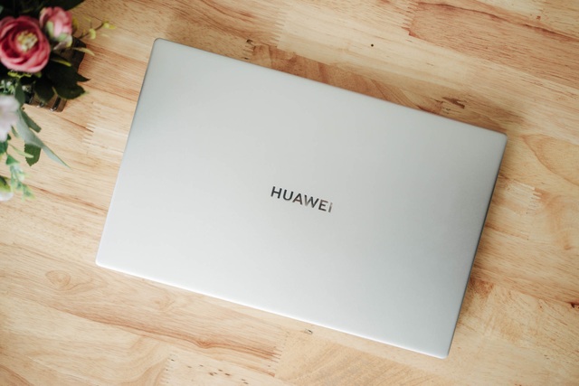Trên tay Huawei MateBook D 15 - laptop đẹp và mạnh mẽ, giá 15,99 triệu đồng - Ảnh minh hoạ 2