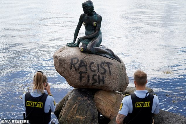 Tượng nàng tiên cá nổi tiếng của Đan Mạch lại bị tấn công
