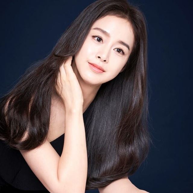 “Gái hai con” Kim Tae Hee “đốn tim” cộng đồng mạng với nhan sắc ngọt ngào - 2 “Gái hai con” Kim Tae Hee “đốn tim” cộng đồng mạng với nhan sắc ngọt ngào - 2