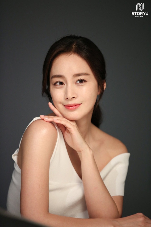 “Gái hai con” Kim Tae Hee “đốn tim” cộng đồng mạng với nhan sắc ngọt ngào - 7 “Gái hai con” Kim Tae Hee “đốn tim” cộng đồng mạng với nhan sắc ngọt ngào - 7