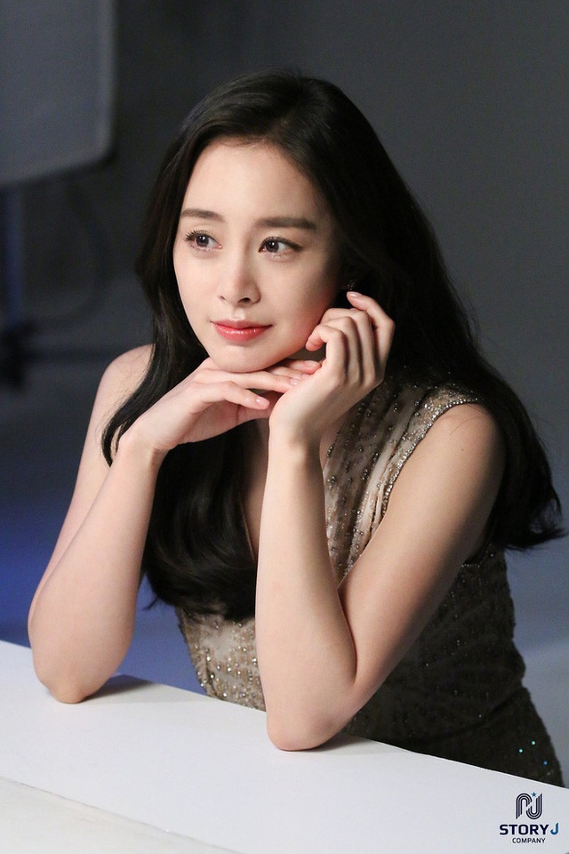 “Gái hai con” Kim Tae Hee “đốn tim” cộng đồng mạng với nhan sắc ngọt ngào - 6 “Gái hai con” Kim Tae Hee “đốn tim” cộng đồng mạng với nhan sắc ngọt ngào - 6