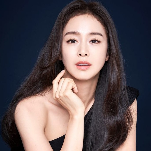 “Gái hai con” Kim Tae Hee “đốn tim” cộng đồng mạng với nhan sắc ngọt ngào - 4 “Gái hai con” Kim Tae Hee “đốn tim” cộng đồng mạng với nhan sắc ngọt ngào - 4