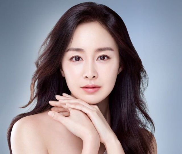 “Gái hai con” Kim Tae Hee “đốn tim” cộng đồng mạng với nhan sắc ngọt ngào - 9 “Gái hai con” Kim Tae Hee “đốn tim” cộng đồng mạng với nhan sắc ngọt ngào - 9