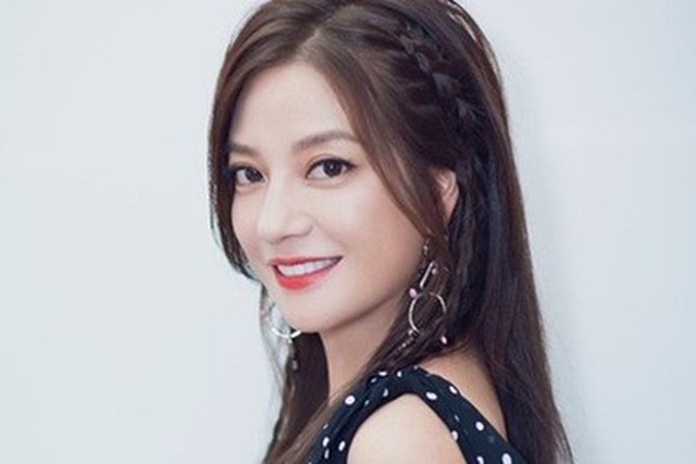 Triệu Vy bất ngờ xoá bỏ hình ảnh ông xã trên trang cá nhân - 4 Triệu Vy bất ngờ xoá bỏ hình ảnh ông xã trên trang cá nhân - 4