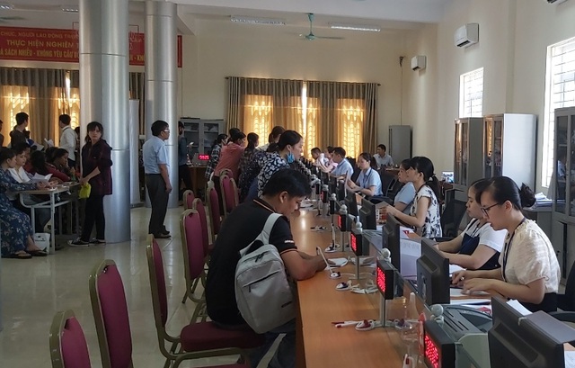 Thanh Hoá: Hơn 14.000 người lao động nộp hồ sơ hưởng trợ cấp thất nghiệp - 3 Thanh Hoá: Hơn 14.000 người lao động nộp hồ sơ hưởng trợ cấp thất nghiệp - 3
