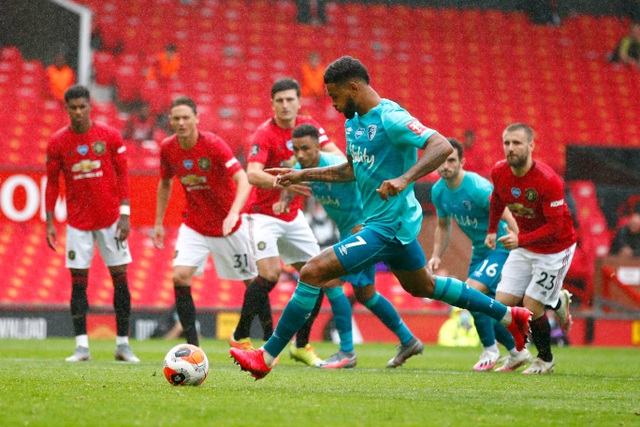 Những khoảnh khắc thăng hoa của hàng công Man Utd trước Bournemouth - 13 Những khoảnh khắc thăng hoa của hàng công Man Utd trước Bournemouth - 13