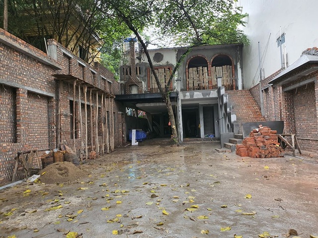 Nhà hoang ở Hà Nội biến hình ngoạn mục, gây “sốt” mạng xã hội - 11 Nhà hoang ở Hà Nội biến hình ngoạn mục, gây “sốt” mạng xã hội - 11