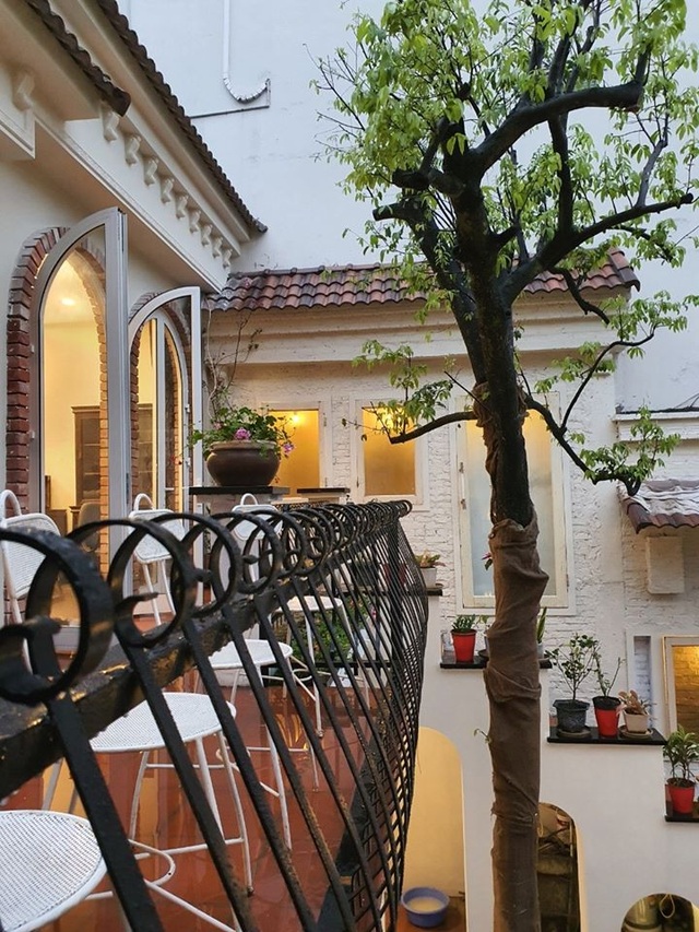 Nhà hoang ở Hà Nội biến hình ngoạn mục, gây “sốt” mạng xã hội - 7 Nhà hoang ở Hà Nội biến hình ngoạn mục, gây “sốt” mạng xã hội - 7