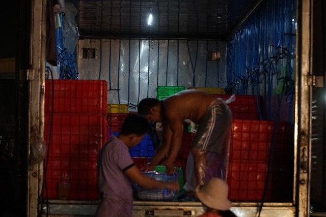 Vui buồn nghề cửu vạn ở chợ đêm Sài Gòn - 13 Vui buồn nghề cửu vạn ở chợ đêm Sài Gòn - 13