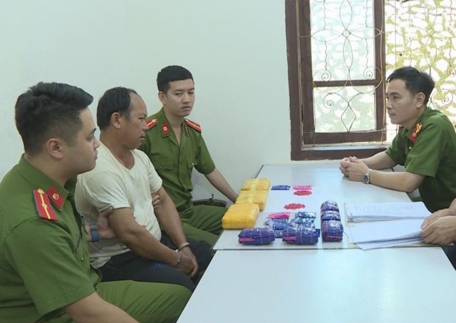 Bắt đối tượng vận chuyển 30.000 viên ma túy tổng hợp từ biên giới về - 1 Bắt đối tượng vận chuyển 30.000 viên ma túy tổng hợp từ biên giới về - 1