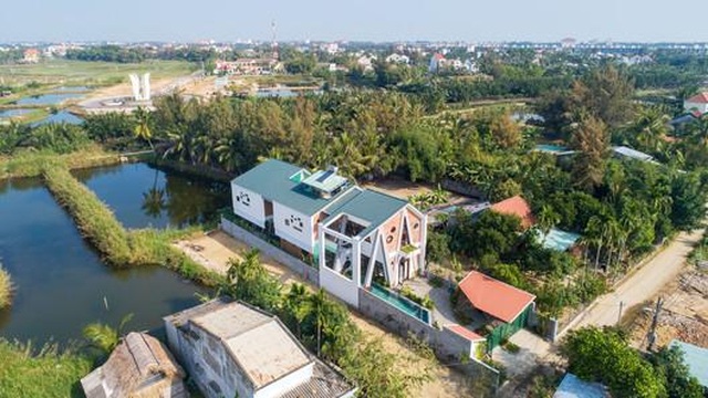 Lạ mắt biệt thự hình chữ A “khổng lồ”, nằm yên bình giữa miền quê Hội An - 2 Lạ mắt biệt thự hình chữ A “khổng lồ”, nằm yên bình giữa miền quê Hội An - 2