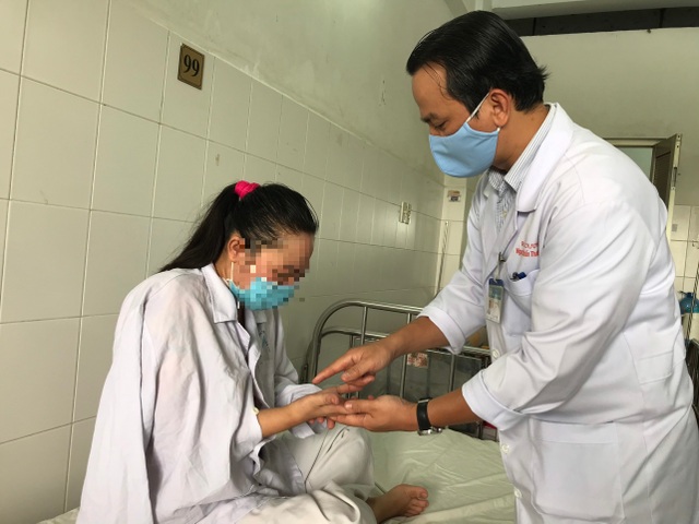 Cô gái phát hiện bị u xương kích thước khổng lồ sau tai nạn - 1 Cô gái phát hiện bị u xương kích thước khổng lồ sau tai nạn - 1