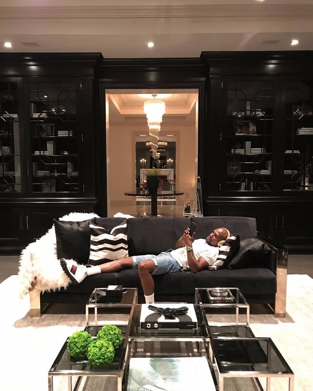 Ngỡ ngàng trước cuộc sống xa xỉ của Floyd Mayweather - 1 Ngỡ ngàng trước cuộc sống xa xỉ của Floyd Mayweather - 1