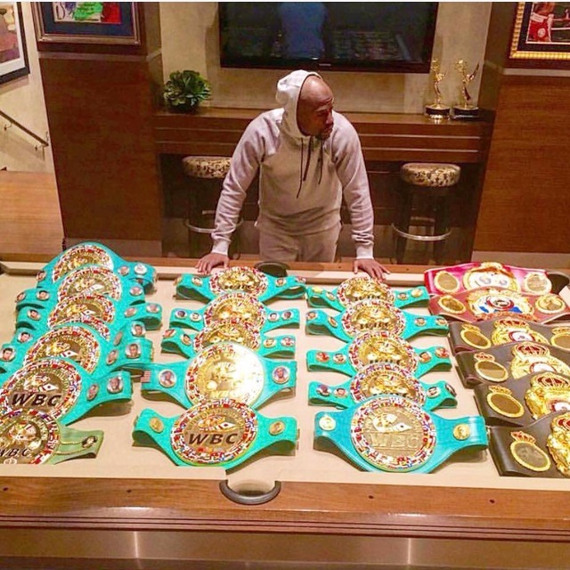 Ngỡ ngàng trước cuộc sống xa xỉ của Floyd Mayweather - 5 Ngỡ ngàng trước cuộc sống xa xỉ của Floyd Mayweather - 5