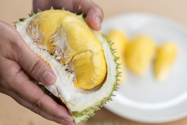 Lạ: Sầu riêng có thể sạc điện thoại nhanh ngoài sức tưởng tượng - 1 Lạ: Sầu riêng có thể sạc điện thoại nhanh ngoài sức tưởng tượng - 1