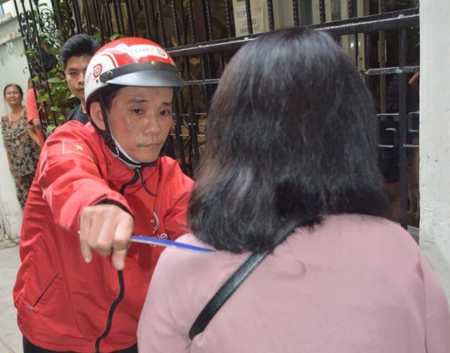 Tên cướp mắt nai sa lưới khi lén về thăm vợ con sau 7 ngày lẩn trốn - 1 Tên cướp mắt nai sa lưới khi lén về thăm vợ con sau 7 ngày lẩn trốn - 1