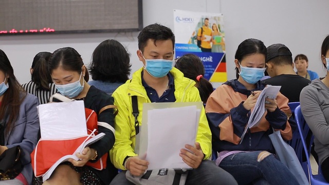 TPHCM: Công nhân thất nghiệp chấp nhận mức lương thấp để có việc làm - 6 TPHCM: Công nhân thất nghiệp chấp nhận mức lương thấp để có việc làm - 6